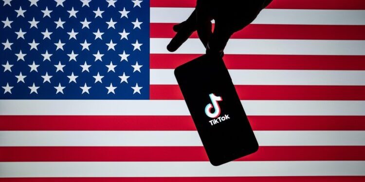 Tik-tok prestao sa radom u SAD: Nestao iz prodavnica aplikacija Epl i Gugl