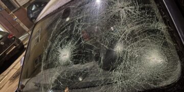 Leskovčaninu petardama u novogodišnjoj noći uništili auto?! Policajci tvrde da su im vezane ruke
