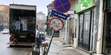 Uništeni saobraćajni znakovi i hidranti postali su svakodnevna slika Leskovca