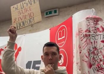 Zaključala se uprava Medicinskog fakulteta u Nišu, studenti blokirali početak ispitnog roka