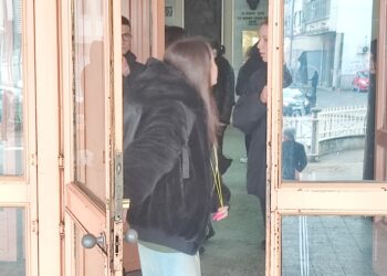 Počela blokada nastave u leskovačkoj Gimnaziji, maturanti čekaju da im se obrati direktorka