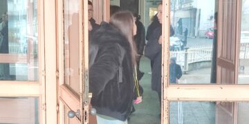 Počela blokada nastave u leskovačkoj Gimnaziji, maturanti čekaju da im se obrati direktorka