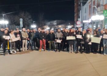 Novo okupljanje ispred zgrade opštine u Lebanu večeras proteklo mirno