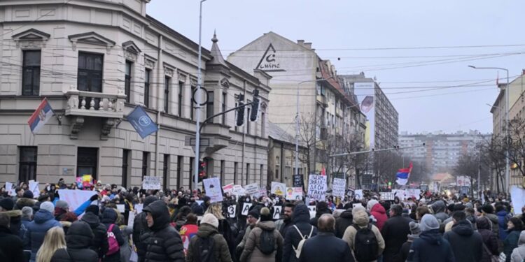 U Nišu i Vranju masovna okupljanja na protestima „Školski čas u zadnji čas“