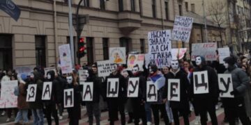 U Nišu i Vranju masovna okupljanja na protestima „Školski čas u zadnji čas“