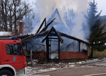 Izgorelo imanje na Radan planini na kojem su se dešavale čudne stvari i pokušaj ubistva, a vlasnica je imala spor sa opštinom