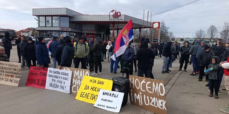 Vinarčani i danas blokirali izlaz iz Leskovca kod „Naše pumpe“