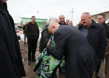 Osuda Vučevića i Cvetanovića jer su se slikali sa dečakom iz Belanovca za kog zapravo nisu učinili ništa