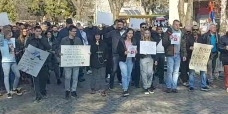 Diglo se i veliko i malo! “U Vučju žive vukovi, a ne vučići”