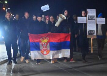 Ustalo i Bošnjace: Za prvi protest vatromet i podrška kolone automobila – VIDEO