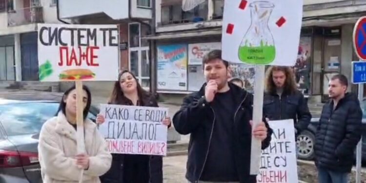 Prvi protesti održani i u Crnoj Travi