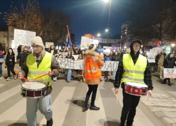 Studenti se večeras ogradili od političkih i svih ostalih aktivista na protestu u Leskovcu
