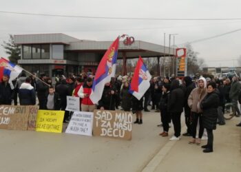 Vinarčani i danas blokirali izlaz iz Leskovca, ne odustaju od svojih zahteva