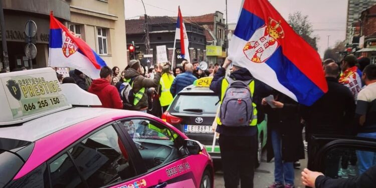 Leskovčani pozivaju na bojkot taksi udruženja koja nisu želela da dovezu studente iz Niša