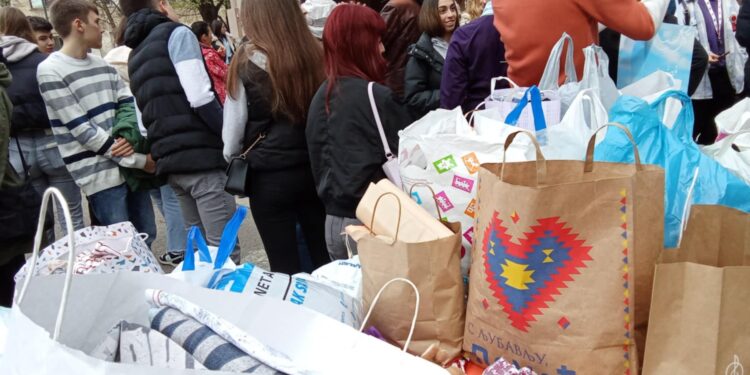 Gimnazijalci i ekonomci, 100 dana blokade obeležili kroz humanitarne akcije