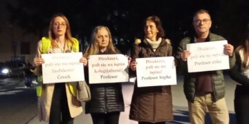 Leskovački prosvetari, studenti i građani protestovali zbog svih koji trpe pritiske vlasti