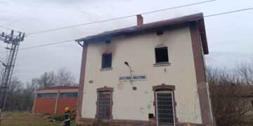 Gorela železnička stanica u Brestovcu