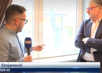 Dragan Milić tvrdi da je u noći između subote i nedelje pucano na njegov stan