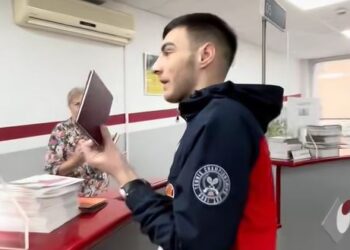 Studenti ušli u zgradu Nacionalne službe da vide kolike su šanse da se zaposle bez partijske knjižice