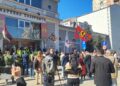 Direktor Narodnog pozorišta podržao studentske proteste ispred ove kulturne ustanove? Pojavio se sa zastavom na krovu
