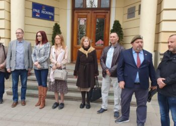 Opozicionari koji će bojkotovati Skupštinu grada pozivaju Leskovčane da im se u petak pridruže ispred ove zgrade