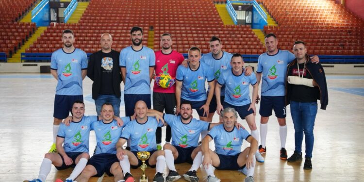 Zdravstveni radnici južne Srbije danas u Leskovcu organizovalai mini-turnir u futsalu: Pobedili domaćini