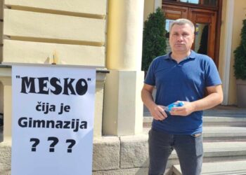 Nastavnik traži ostavku direktorke leskovačke Gimnazije zbog kršenja statuta škole i sumnje da pokušava da izbegne da se suoči sa članovima Nastavničkog veća