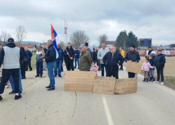 Meštani Ohridskog besni na gradonačelnika: Jedina istina koju je rekao je da za nas nije uradio ništa