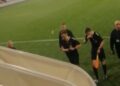 Navijači „Dubočice“ ispratili sudije sa stadiona uz psovke i gađanje, oni oklevali da napuste teren – VIDEO