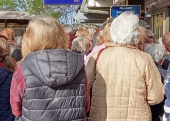 Kao što se i očekivalo: Od rane zore gužva za vaučere