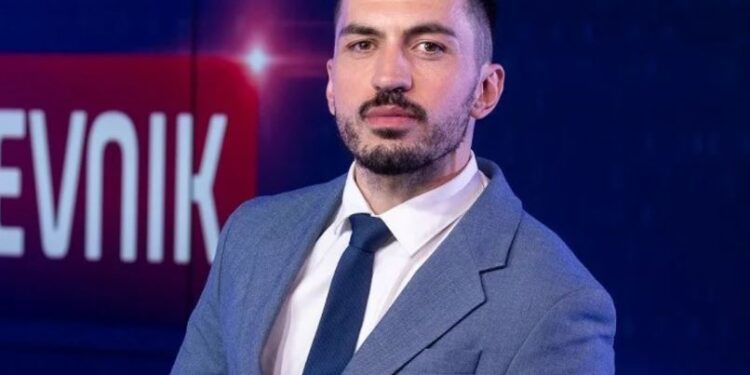 Radovan Seratlić, novinar TV Nova i maturanti Gimnazije „Bora Stanković“ dobili priznanje „Slobodna reč“