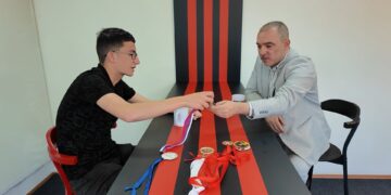 “Profesorka kojoj sam bio omiljen đak, sada me kažnjava samo zato što podržavam studente”