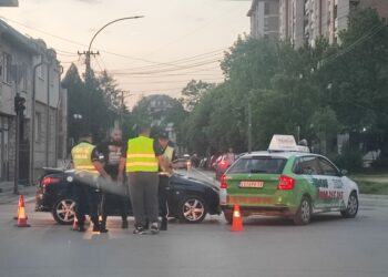 Opet sudar na raskrsnici Mlinske i Nikole Skobaljića