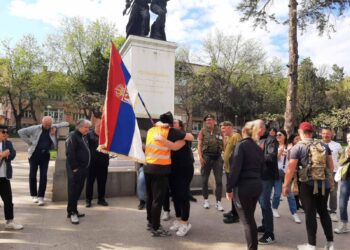 Hodočasnici koji prikupljaju pomoć za nezbrinutu decu velikodušno dočekani u Prokuplju, sutra stižu u Leskovac