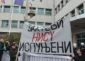 Sednica Skupšte grada Niša počela burno, ispred zgrade ponovo policija, ograde i protesti