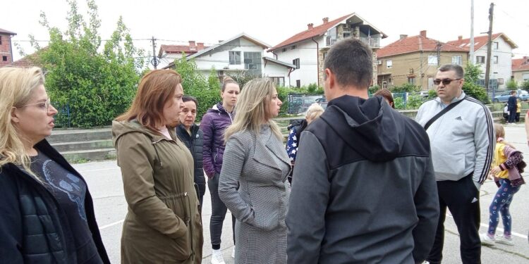 Komšije počele da prikupljaju sredstva za obnovu kuće nastavnice iz Leskovca, akcija će trajati i narednih dana