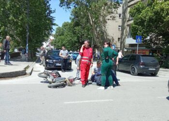 Oboren motociklista u centru Leskovca
