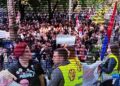 Počeli i studentski i Vučićev skup u isto vreme, deli ih kordon policije