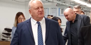 Cvetanoviću smeta što su novinari Rešetke danas obilazili bolnicu? Ironično nas nazvao “prinčevima” i “kraljevima”