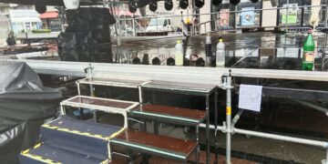 Inspekcija donela rešenje da se ukloni bina za sutrašnji Vučićev miting u Nišu