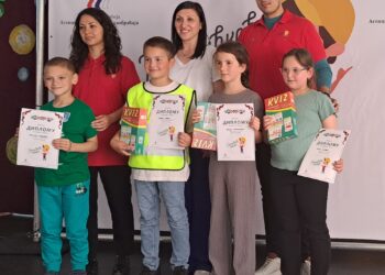 Učenici drugog razreda iz Vlasotinca plasirali se na republičku “Pažljivkovu“ smotru