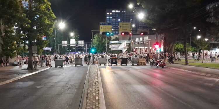 Kontejner revolucija po celoj Srbiji, protestovalo se i u Leskovcu i Nišu