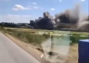 Veliki požar u hladnjači „Fortis“ na ulazu u Bojnik – VIDEO