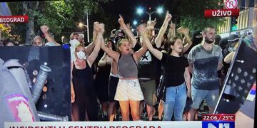 Ozbiljni sukobi građana i studenata sa policijom i žandarmerijom u Beogradu nakon vidovdanskog protesta