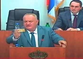 Da li gradonačelnik ima Gold viza karticu grčke države, kakve to veze ima sa privatnim vrtićima i zašto on tvrdi da opozicionari lažu?