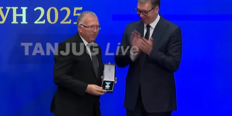 Vučić uručio vidovdanska odlikovanja: Među dobitnicima Leskovčanin Veroljub Trajković, Vranjanci i Nišlije