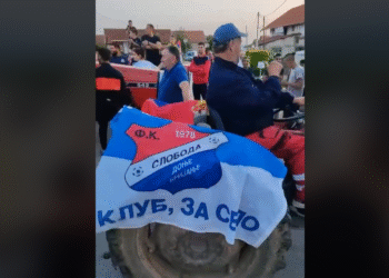 Meštani Donjeg Brijanja blokirali put ka Bojniku zbog problema sa pijaćom vodom – VIDEO