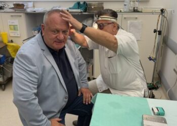 Nova oprema stigla na Očno odeljenje leskovačke bolnice, a prvi pacijent gradonačelnik