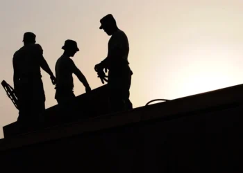 Ko je građevincima u Leskovcu dao dozvolu da rade do iza ponoći?