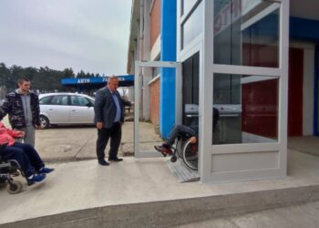 Konačno popravljen lift u Sportskom centru “Dubočica“, namenjen osobama sa invaliditetom